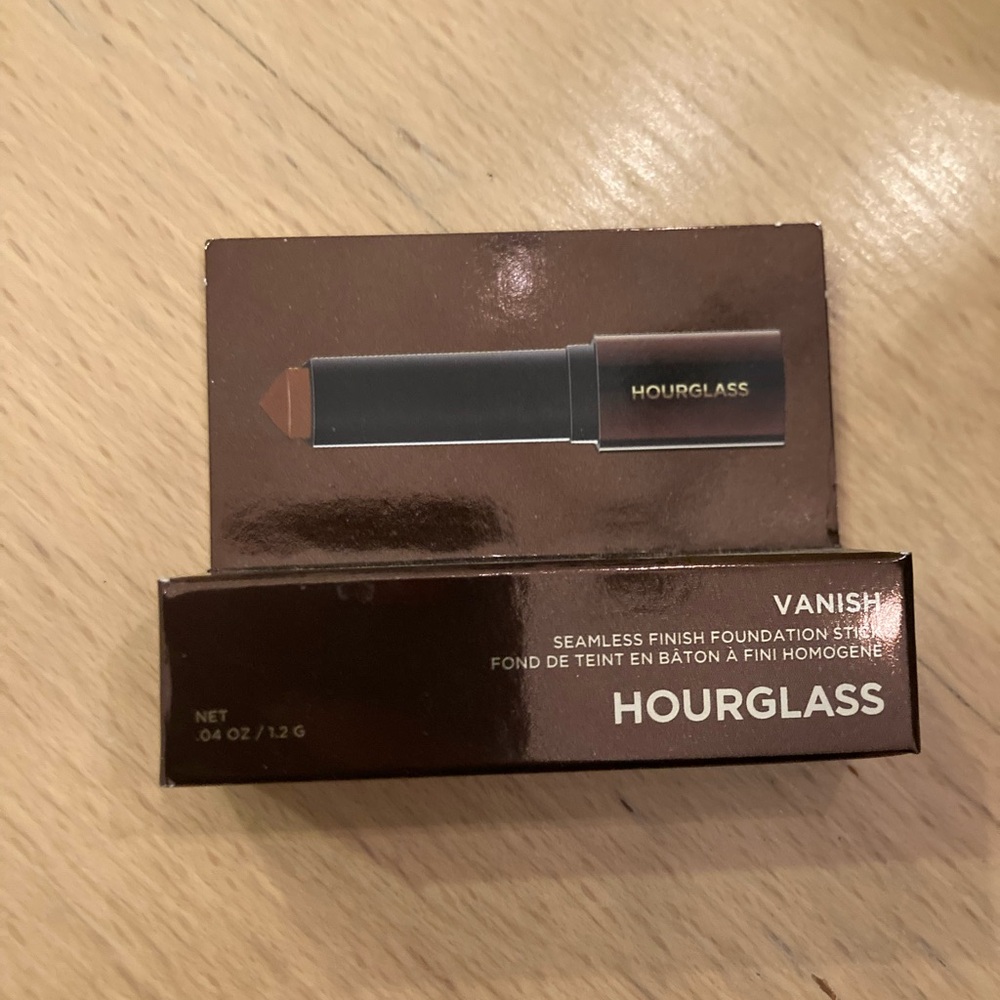 Hourglass Vanish Seamless Finishing Foundation Stick - NIB